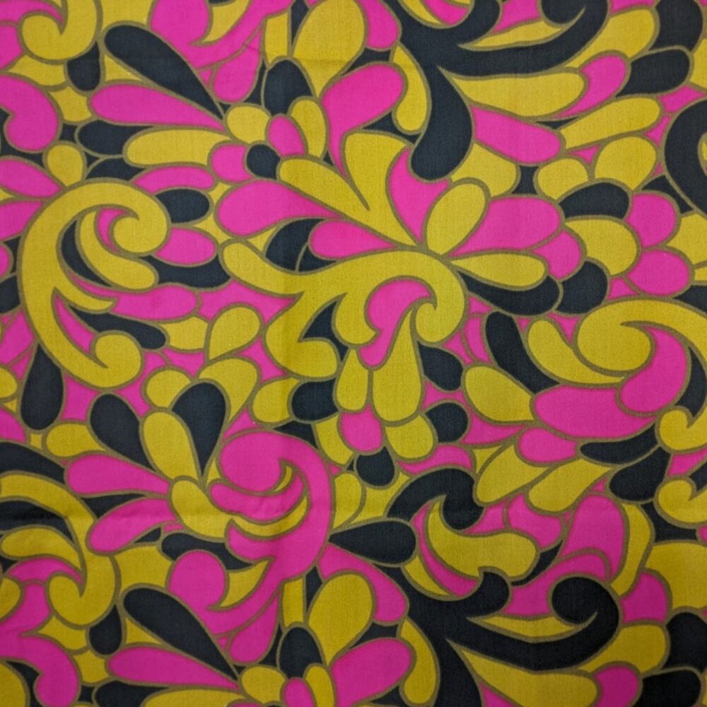 SALE! FEATHERS FABRIC Klopman Mills Vintage 1970's ~2.25 Yds Poly/Cotton Swirls